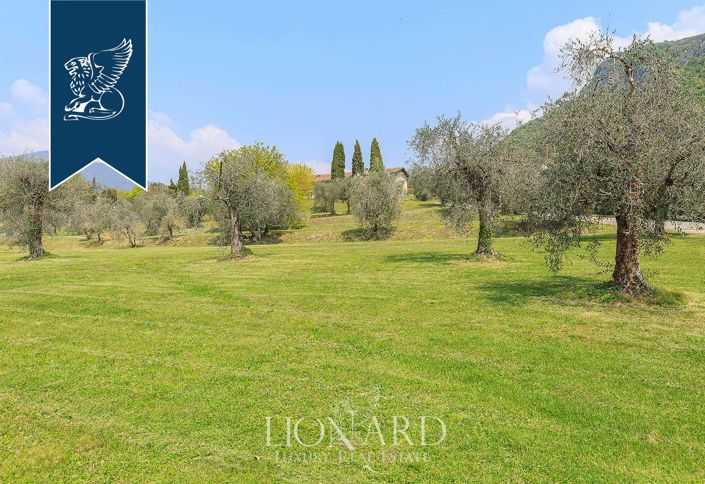 Image No.49-50 Bed Farmhouse for sale