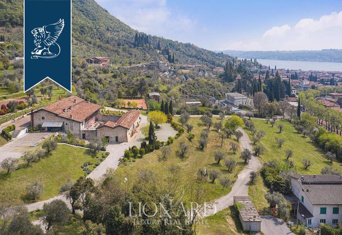 Image No.53-50 Bed Farmhouse for sale