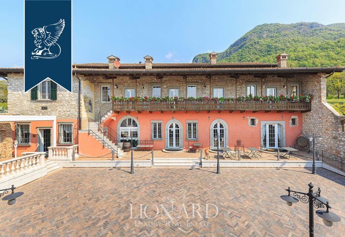 Image No.6-50 Bed Farmhouse for sale