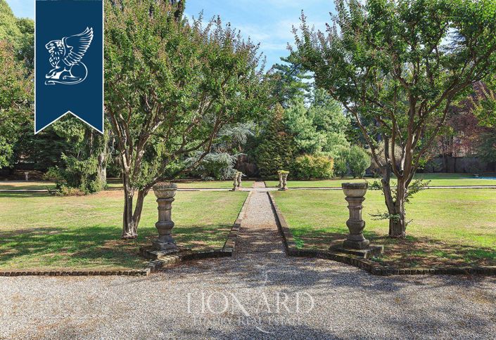 Image No.11-10 Bed Villa for sale