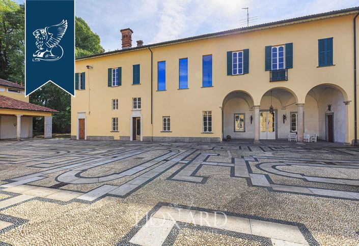 Image No.14-10 Bed Villa for sale