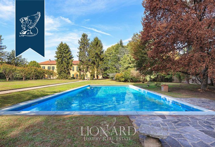 Image No.2-10 Bed Villa for sale