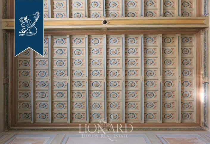 Image No.45-10 Bed Villa for sale