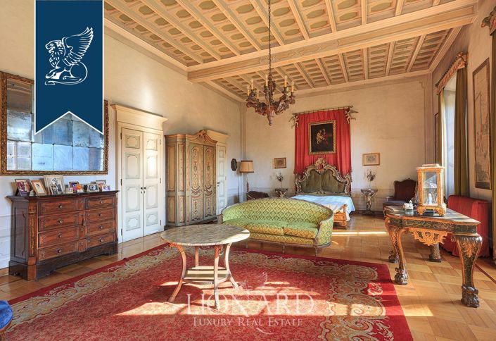 Image No.55-10 Bed Villa for sale