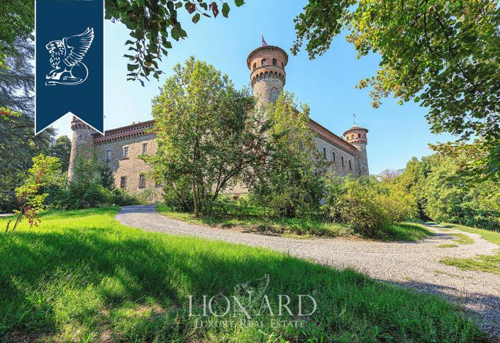 Image No.6-16 Bed Property for sale