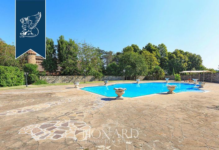 Image No.9-16 Bed Property for sale