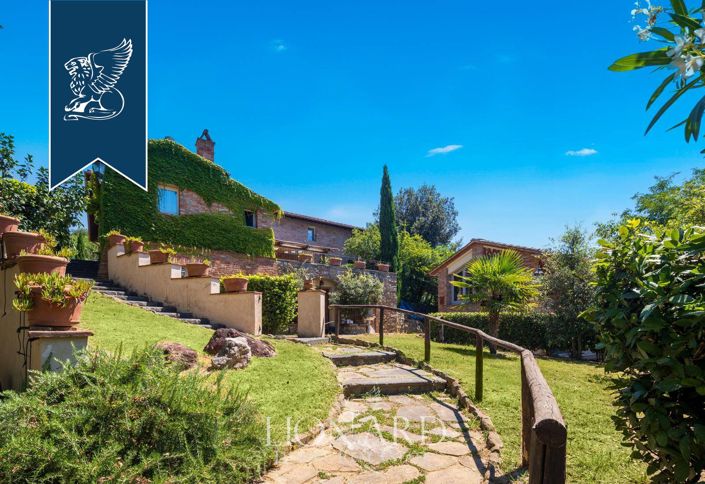 Image No.15-9 Bed Villa for sale