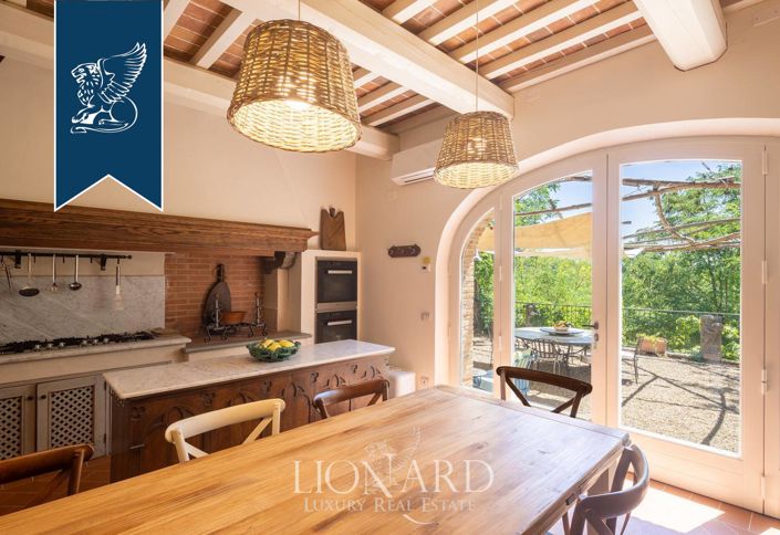 Image No.20-9 Bed Villa for sale