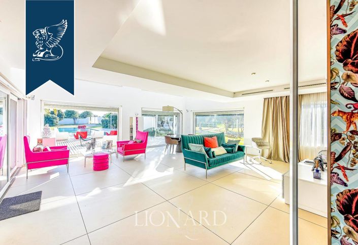 Image No.11-3 Bed Villa for sale