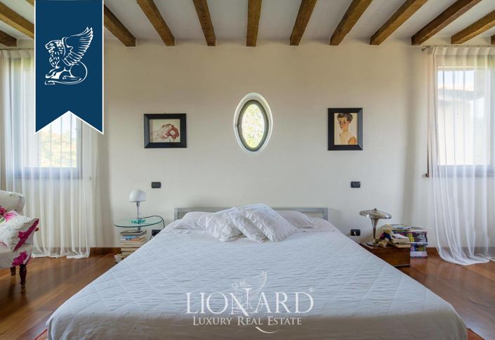 Image No.58-4 Bed Villa for sale