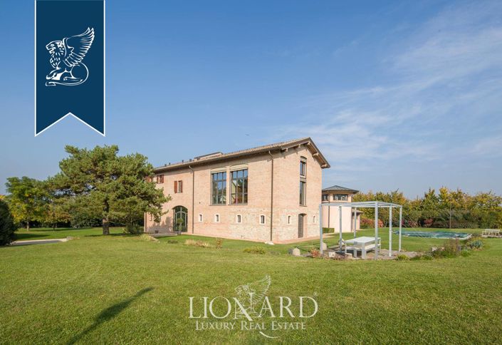 Image No.8-4 Bed Villa for sale