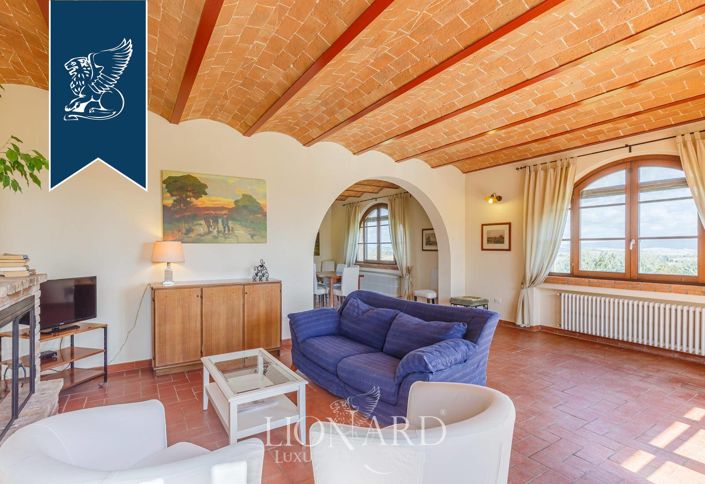 Image No.16-14 Bed Farmhouse for sale