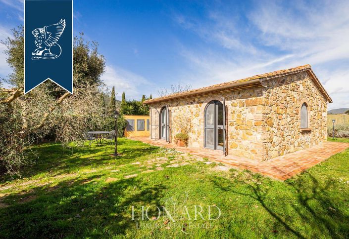 Image No.9-14 Bed Farmhouse for sale