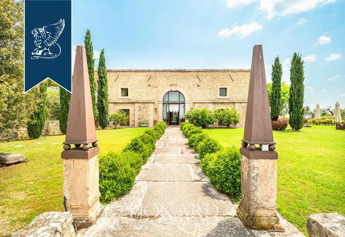 Image No.2-9 Bed Villa for sale