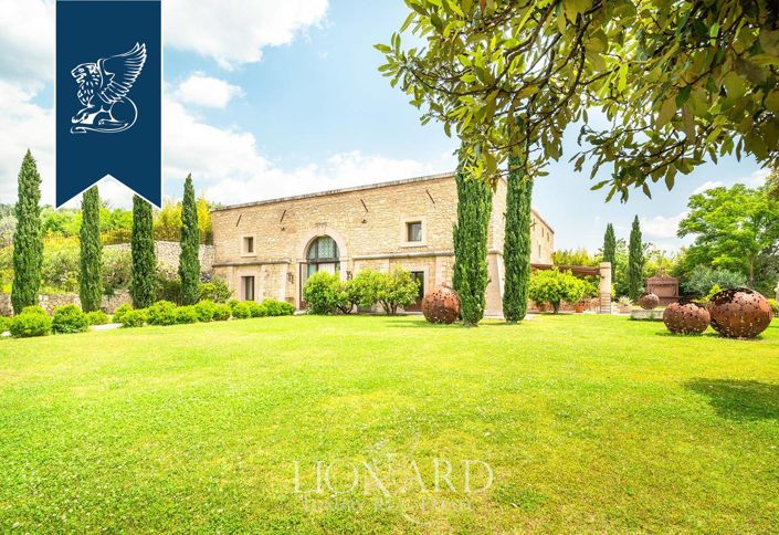 Image No.3-9 Bed Villa for sale