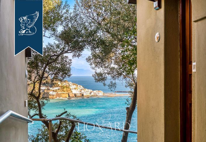 Image No.10-28 Bed Hotel for sale