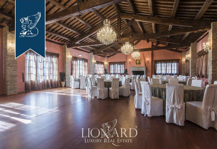 Image No.15-22 Bed Farmhouse for sale