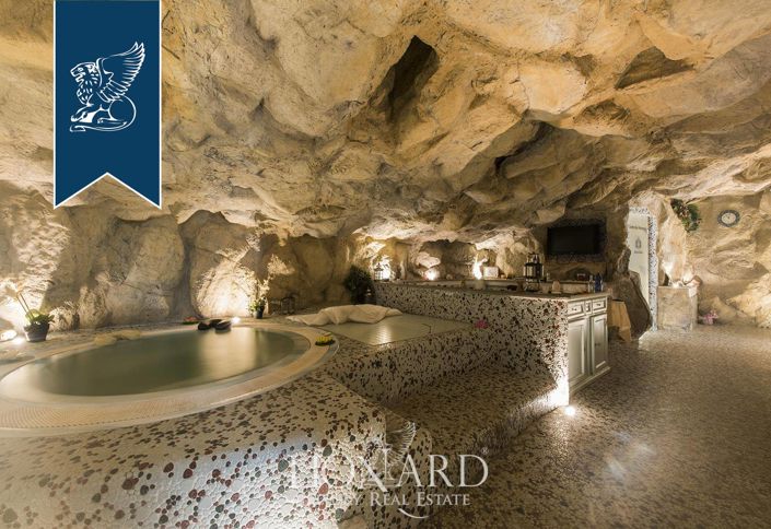 Image No.20-22 Bed Farmhouse for sale