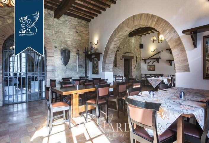 Image No.26-22 Bed Farmhouse for sale