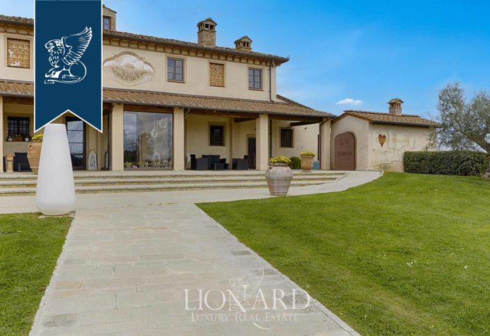 Image No.12-15 Bed Farmhouse for sale