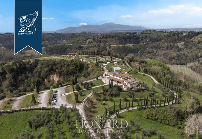 Image No.2-15 Bed Farmhouse for sale