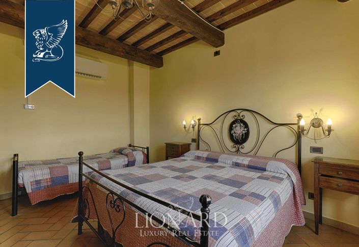 Image No.20-15 Bed Farmhouse for sale