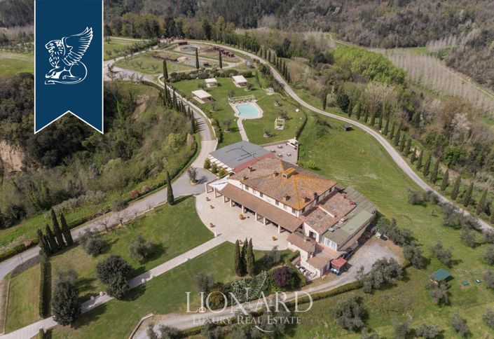 Image No.3-15 Bed Farmhouse for sale