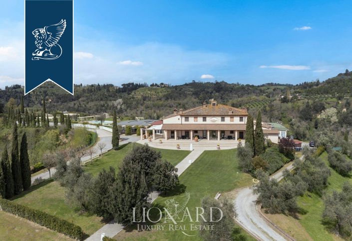 Image No.4-15 Bed Farmhouse for sale