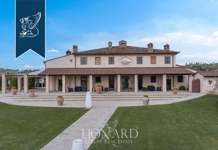 Image No.5-15 Bed Farmhouse for sale