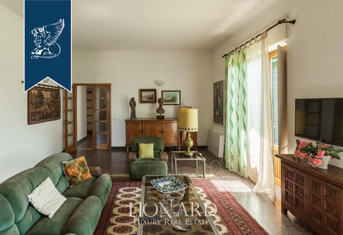 Image No.18-10 Bed Villa for sale