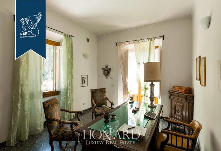 Image No.20-10 Bed Villa for sale