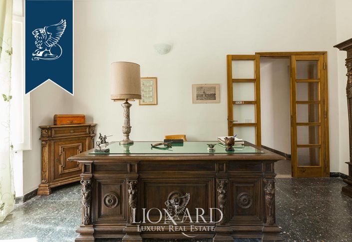 Image No.21-10 Bed Villa for sale