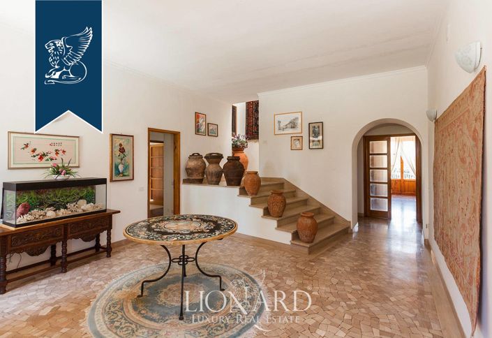 Image No.22-10 Bed Villa for sale