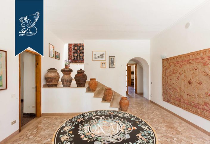 Image No.24-10 Bed Villa for sale