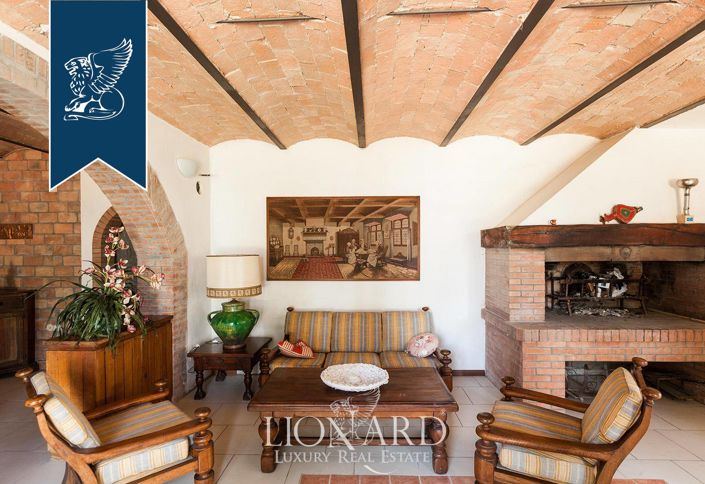 Image No.49-10 Bed Villa for sale