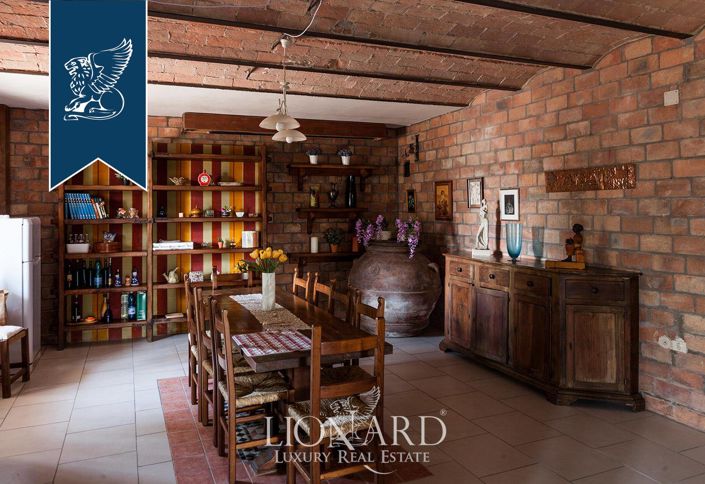 Image No.50-10 Bed Villa for sale