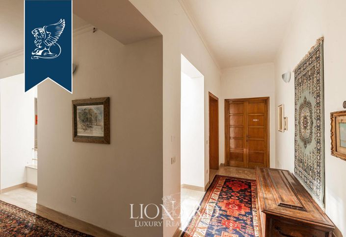 Image No.52-10 Bed Villa for sale