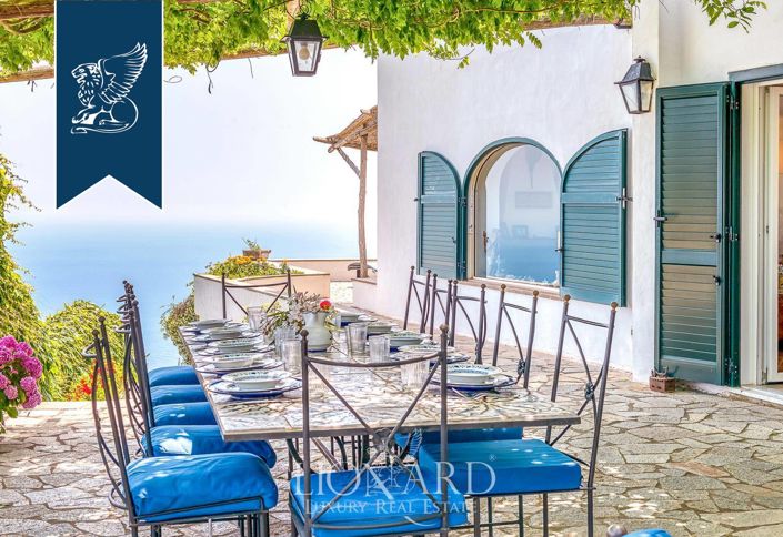 Image No.10-7 Bed Villa for sale