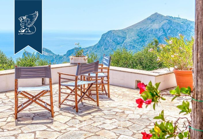 Image No.13-7 Bed Villa for sale