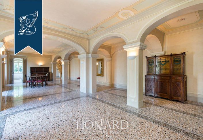 Image No.15-12 Bed Villa for sale