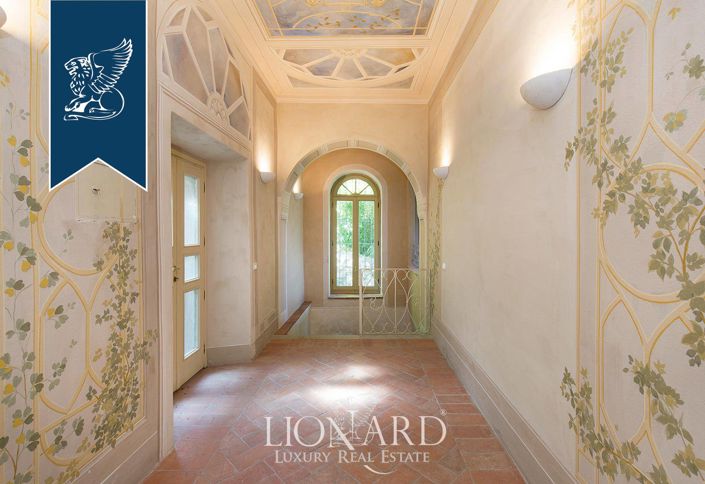 Image No.28-12 Bed Villa for sale