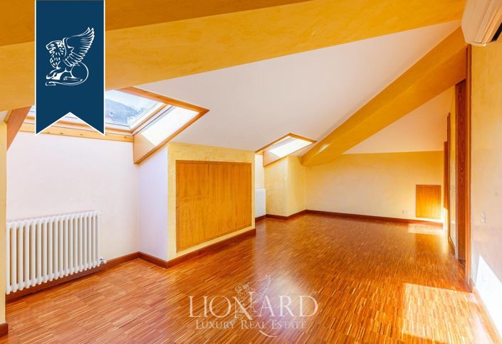 Image No.45-5 Bed Villa for sale