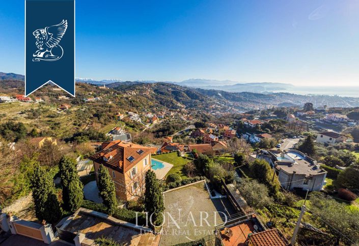 Image No.6-5 Bed Villa for sale