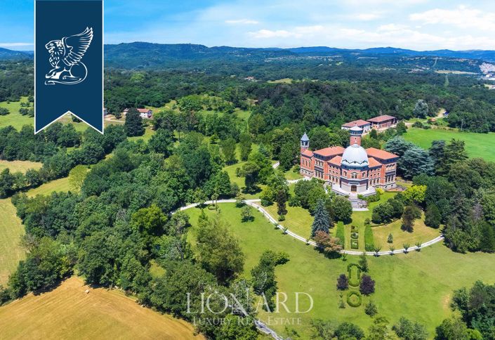 Image No.3-10 Bed Property for sale