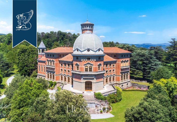 Image No.4-10 Bed Property for sale