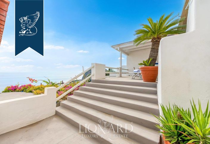 Image No.6-9 Bed Hotel for sale