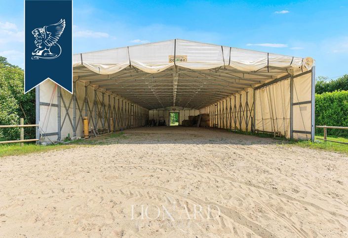 Image No.17-13 Bed Farmhouse for sale