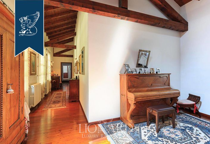 Image No.27-13 Bed Farmhouse for sale