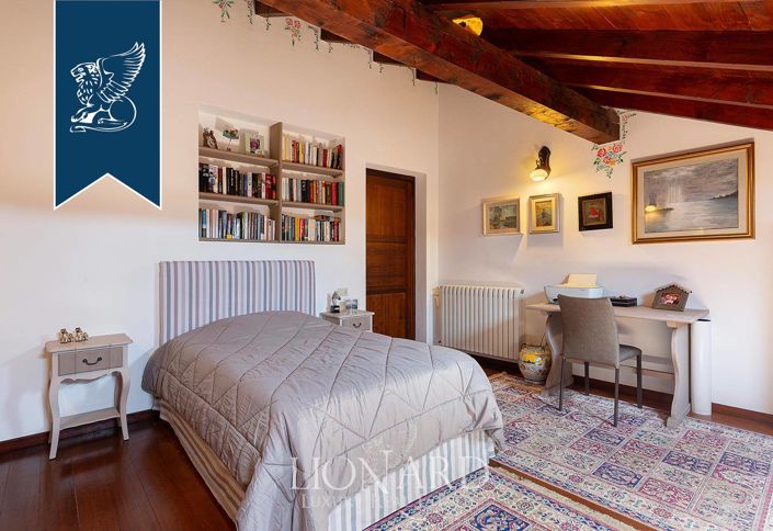 Image No.31-13 Bed Farmhouse for sale