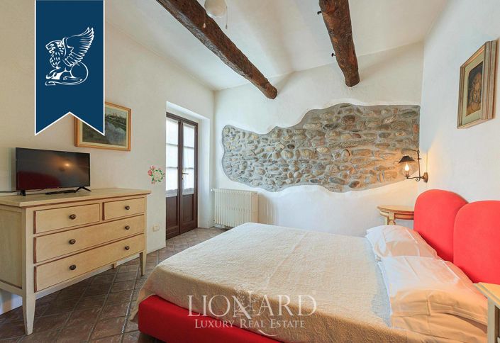 Image No.33-13 Bed Farmhouse for sale